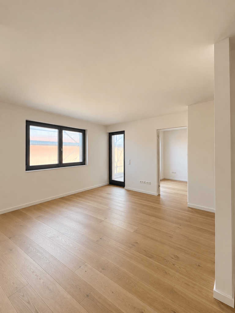2-Zimmer Erdgeschosswohnung in Strausberg: Eichenparkett, Fußbodenheizung und Terrasse