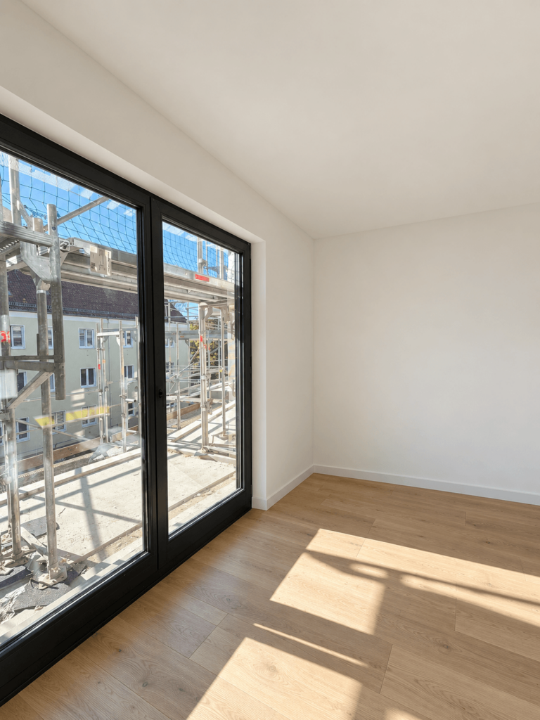 Helle Terrassenwohnung in Strausberg: 2-Zimmer inklusive Stellplatz, Terrasse und Küche